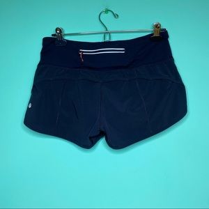 Lululemon women’s short shorts size 6 Black color